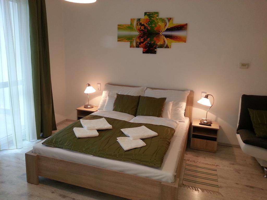 Downtown Apartment Мишкольц Экстерьер фото