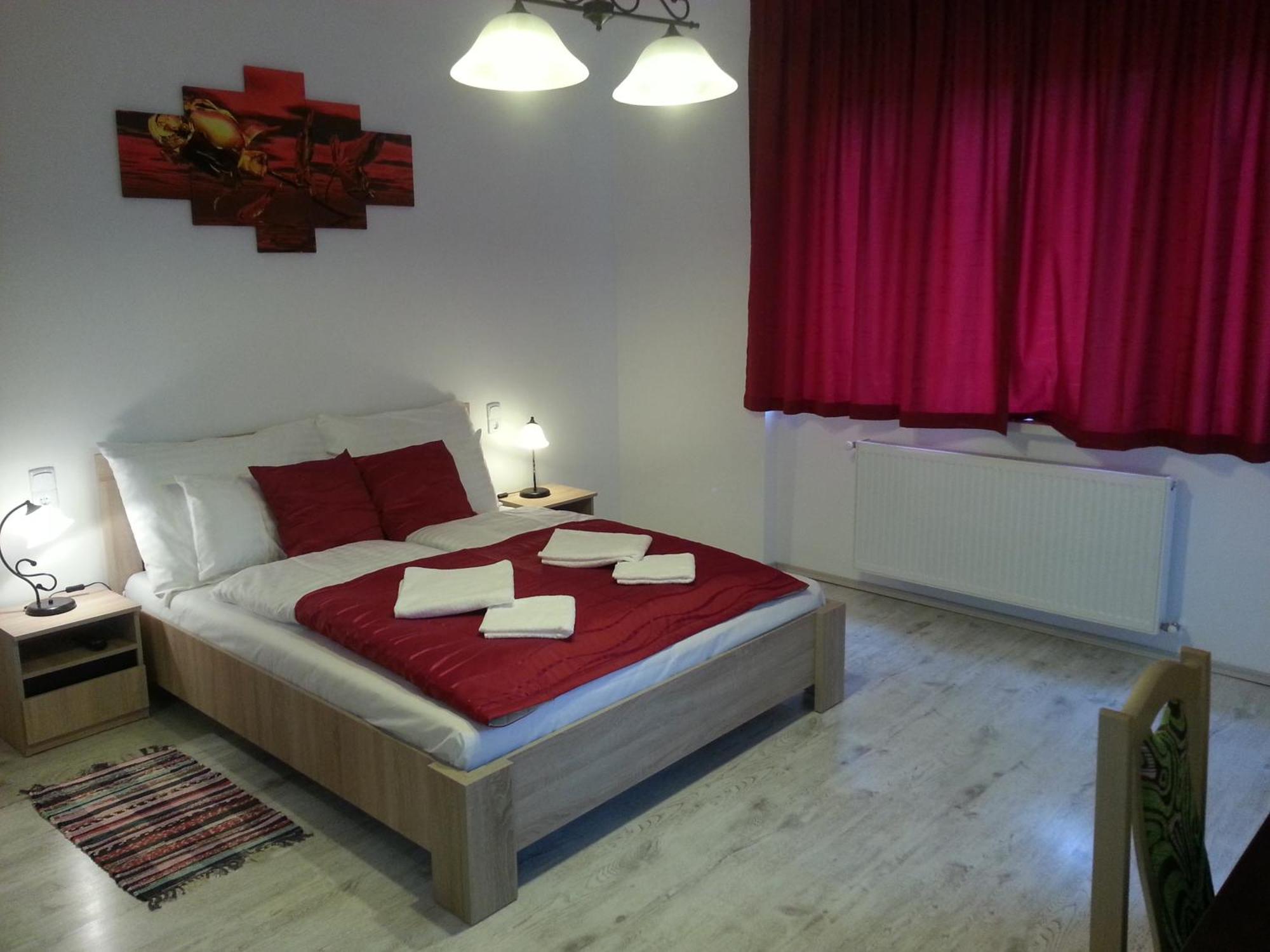 Downtown Apartment Мишкольц Экстерьер фото