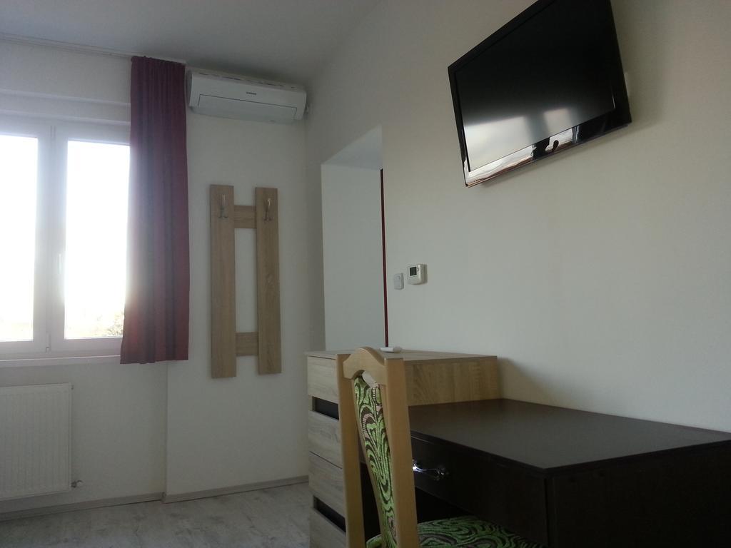Downtown Apartment Мишкольц Экстерьер фото