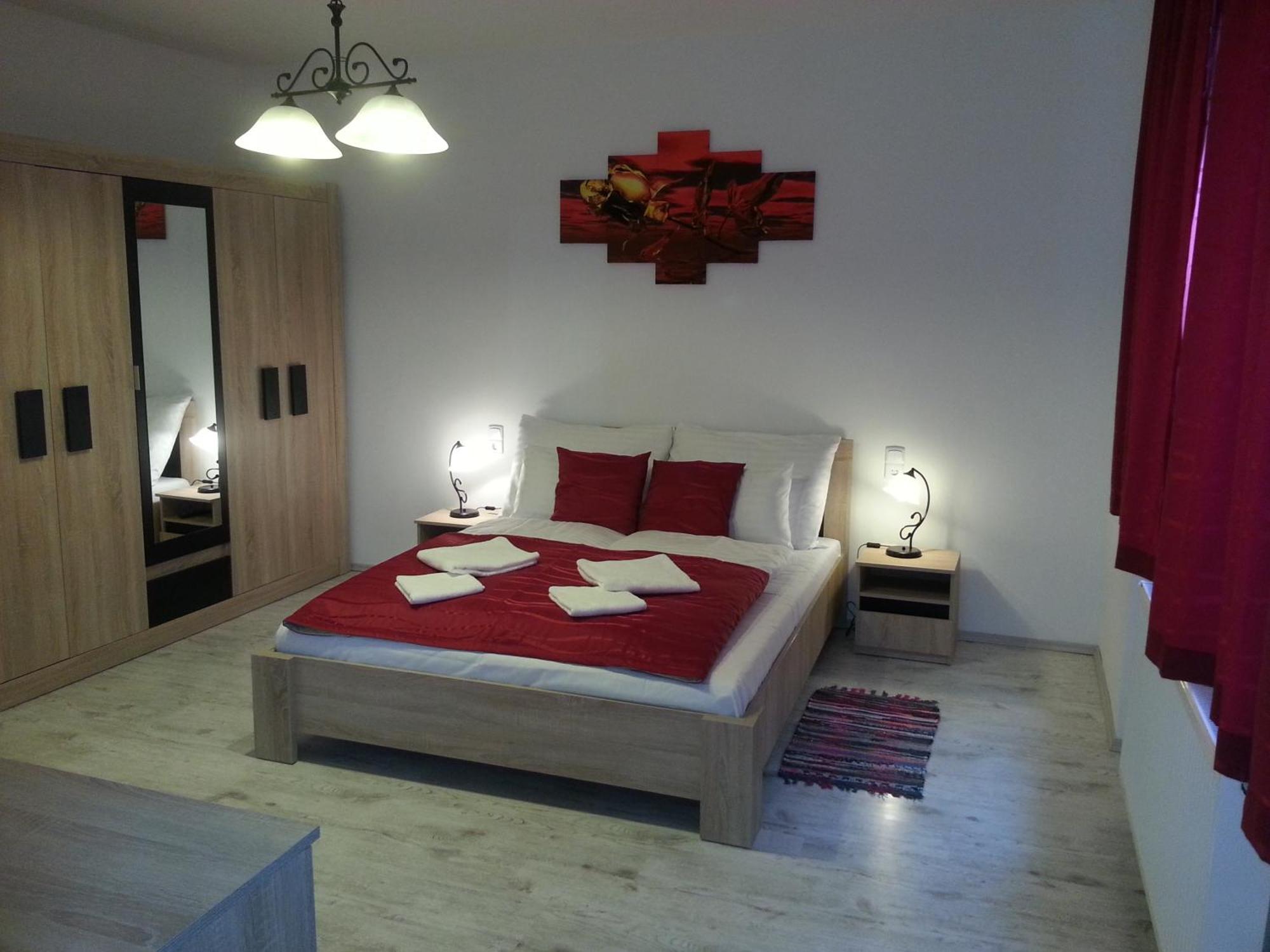 Downtown Apartment Мишкольц Экстерьер фото