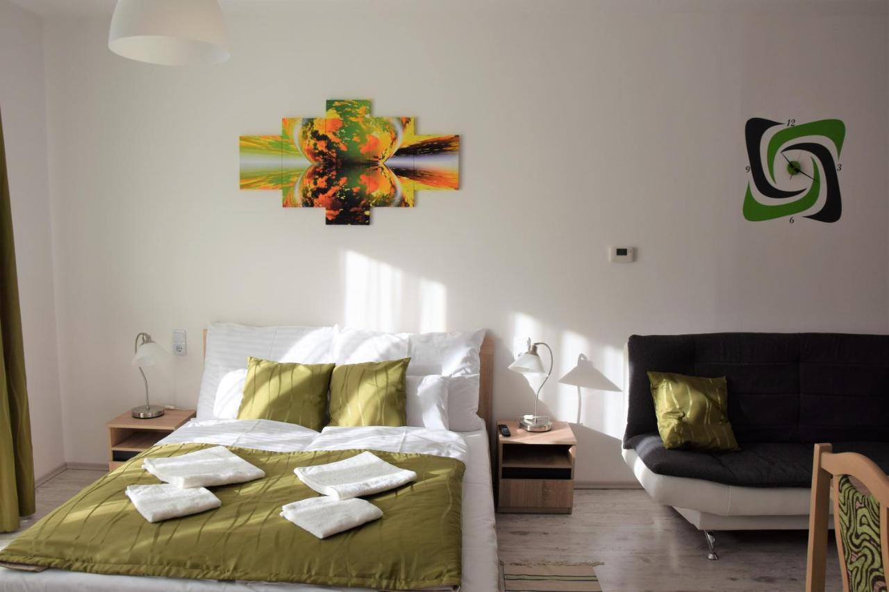 Downtown Apartment Мишкольц Экстерьер фото